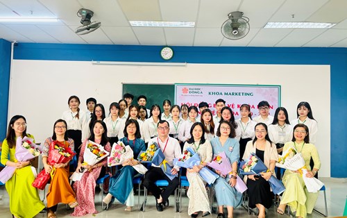 Bảo vệ khóa luận tốt nghiệp khóa 2020-2024 ngành Marketing Đại học Đông Á 